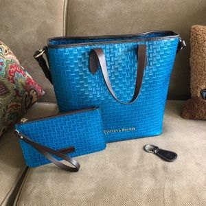 Dooney & Bourke tote set